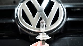 Abblendlicht Halogen H7 quotGlühbirnequot VW GOLF 5 tauschen [upl. by Aiciles906]