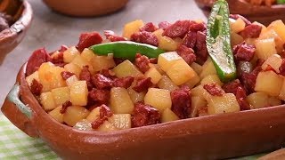 Papas con Chorizo Fácil [upl. by Enomad724]