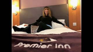 PREMIER INN HOTEL GATWICK AIRPORT NORTH TERMINAL  ROOM TOUR amp RESTAURANT REVIEW BEST SLEEP EVER [upl. by Berlinda]